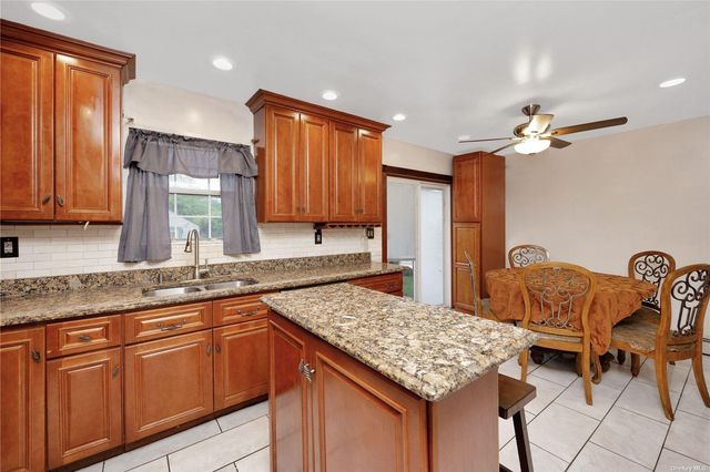 216 Swalm Street A, Westbury, NY 11590