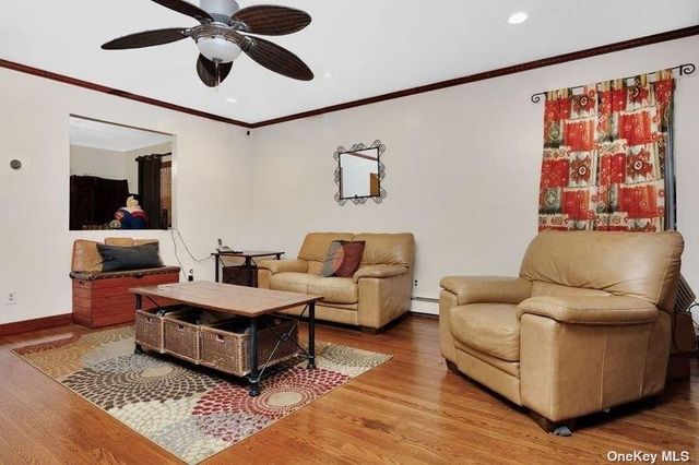 216 Swalm Street A, Westbury, NY 11590