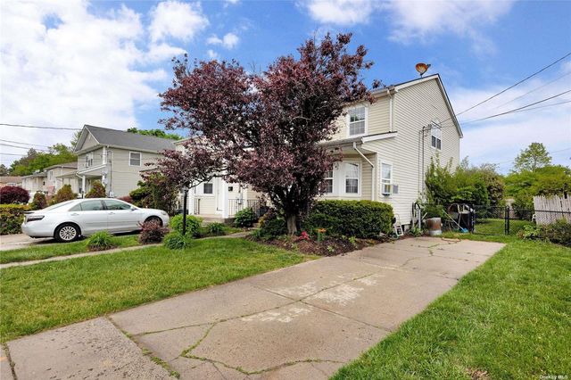 216 Swalm Street A, Westbury, NY 11590