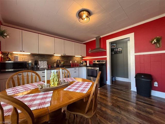 1011 Ava Street, Burlington, NC 27215