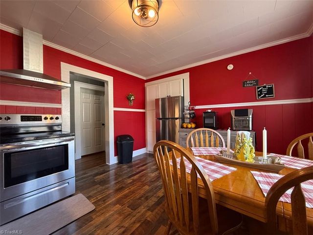 1011 Ava Street, Burlington, NC 27215