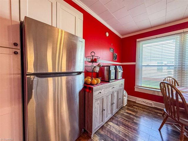 1011 Ava Street, Burlington, NC 27215