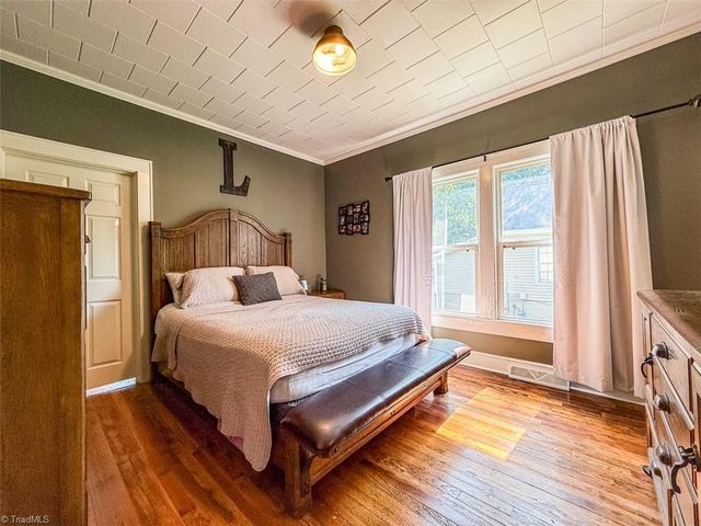 1011 Ava Street, Burlington, NC 27215