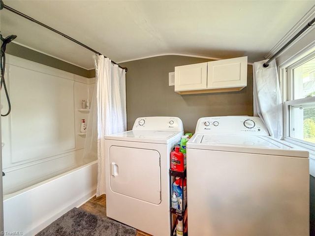 1011 Ava Street, Burlington, NC 27215