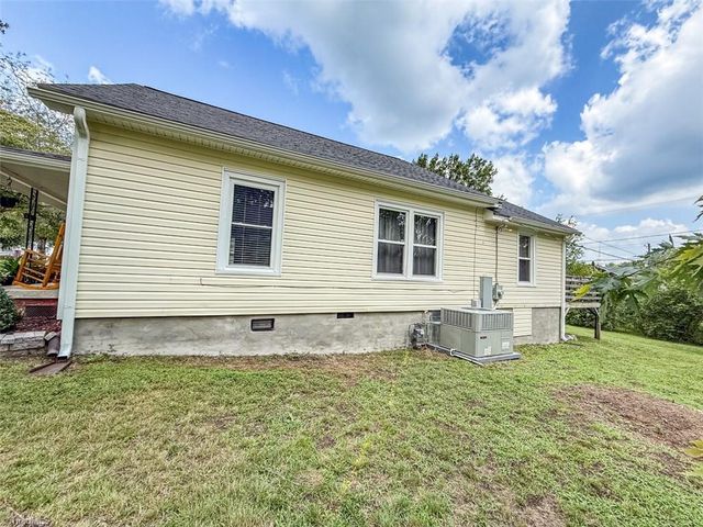 1011 Ava Street, Burlington, NC 27215