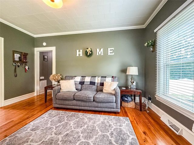 1011 Ava Street, Burlington, NC 27215