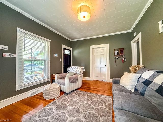 1011 Ava Street, Burlington, NC 27215