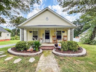 1011 Ava Street, Burlington, NC 27215