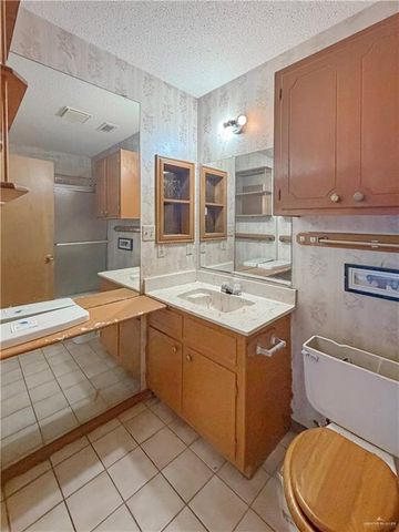 2211 W Hackberry Avenue, Mcallen, TX 78501