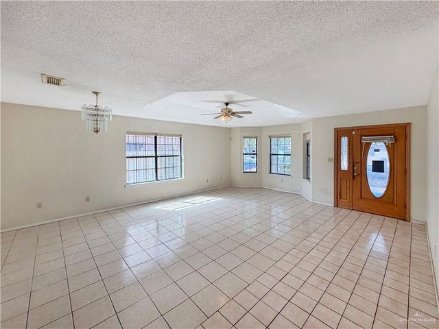 2211 W Hackberry Avenue, Mcallen, TX 78501