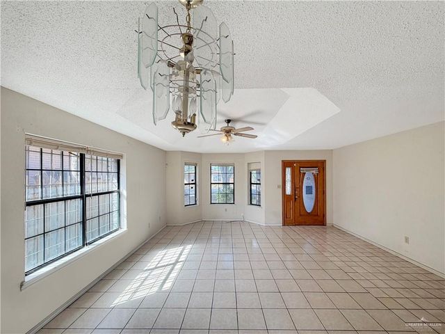 2211 W Hackberry Avenue, Mcallen, TX 78501
