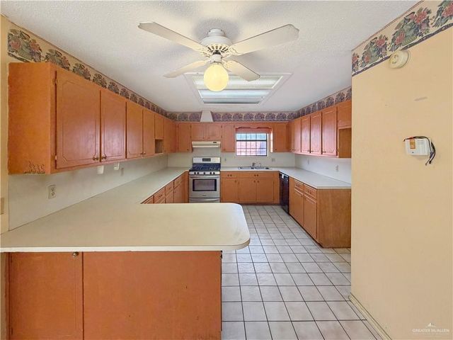 2211 W Hackberry Avenue, Mcallen, TX 78501