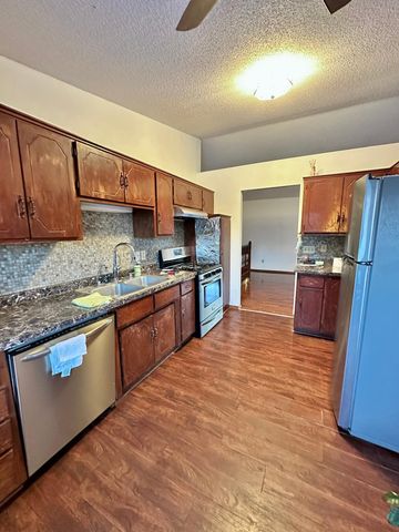 2700 94th Avenue N, Brooklyn Park, MN 55444