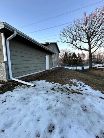 2700 94th Avenue N, Brooklyn Park, MN 55444