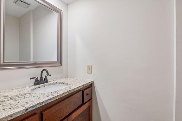 6001 W 98th Street, Bloomington, MN 55438