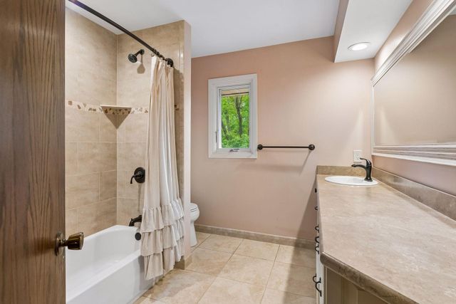 6001 W 98th Street, Bloomington, MN 55438