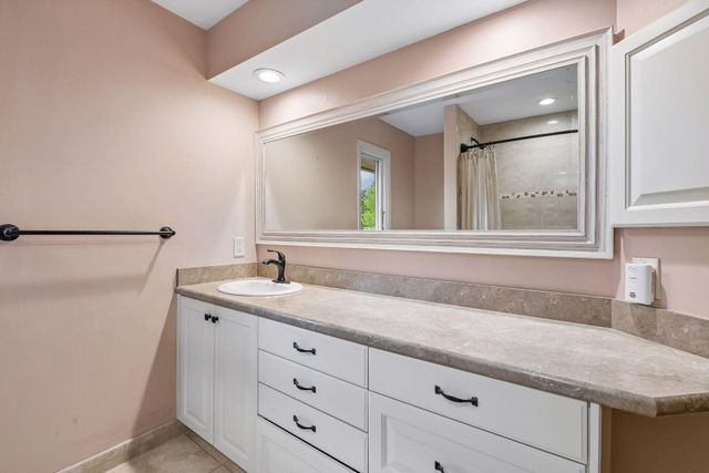 6001 W 98th Street, Bloomington, MN 55438