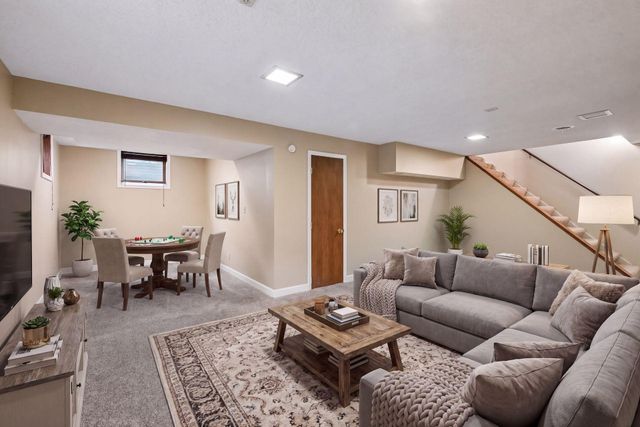6001 W 98th Street, Bloomington, MN 55438