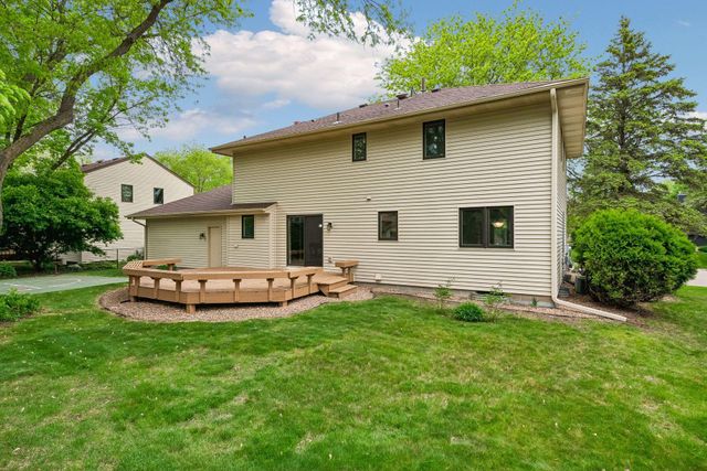 6001 W 98th Street, Bloomington, MN 55438