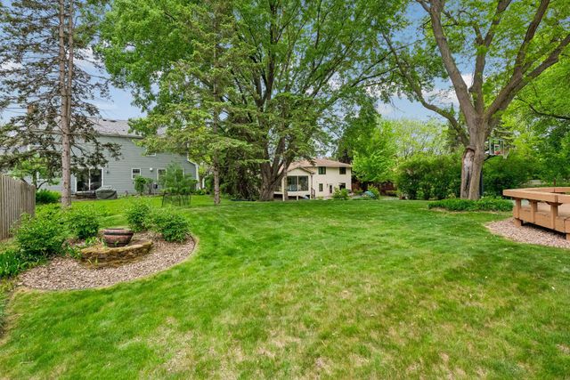 6001 W 98th Street, Bloomington, MN 55438