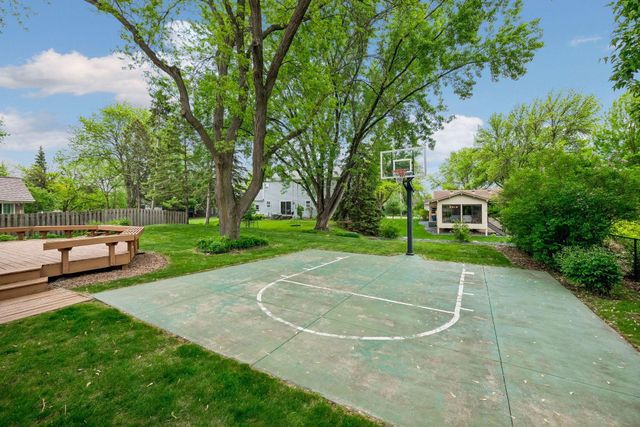 6001 W 98th Street, Bloomington, MN 55438