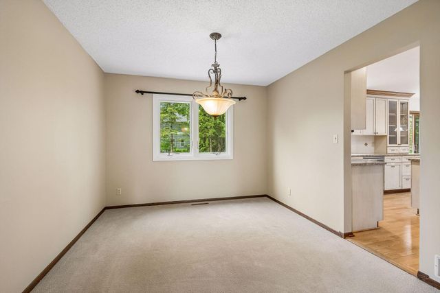 6001 W 98th Street, Bloomington, MN 55438