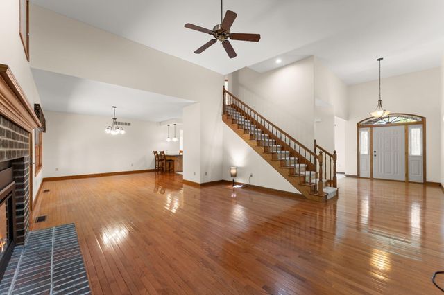84 N 500 W, Valparaiso, IN 46385