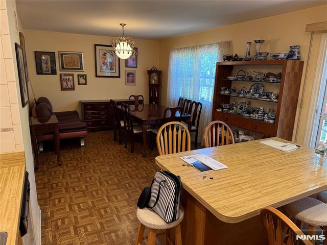 6 Chris Court 6, Fair Lawn, NJ 07410