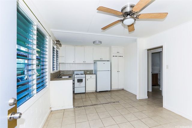 48 N School Street, Honolulu, HI 96817