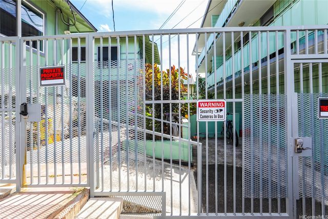 48 N School Street, Honolulu, HI 96817