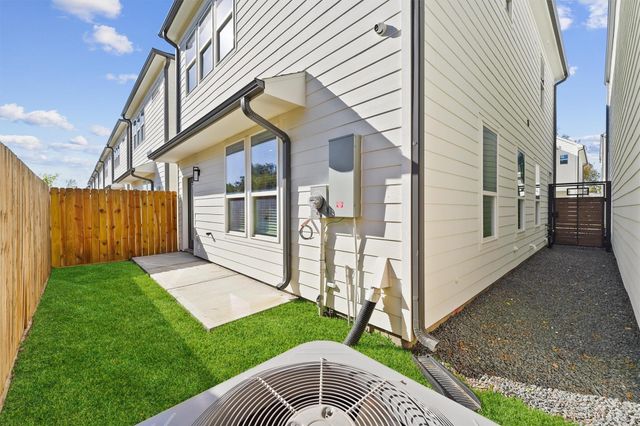 6128 Endeavor Heights Road, Houston, TX 77091