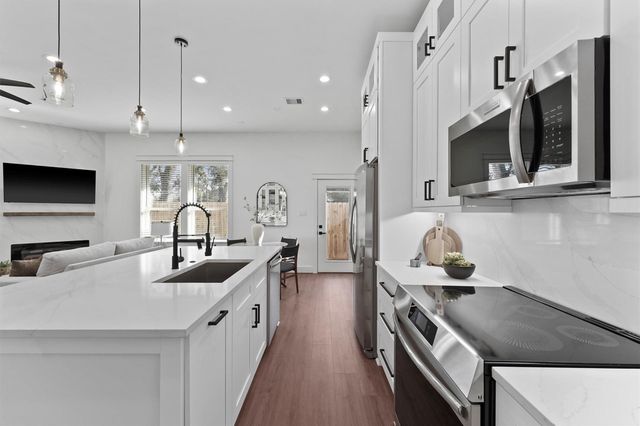 6128 Endeavor Heights Road, Houston, TX 77091