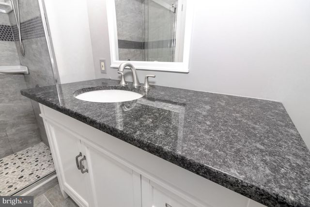 721 WALDEN CIR, Robbinsville, NJ 08691