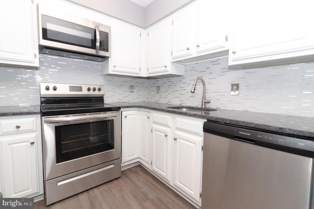 721 WALDEN CIR, Robbinsville, NJ 08691