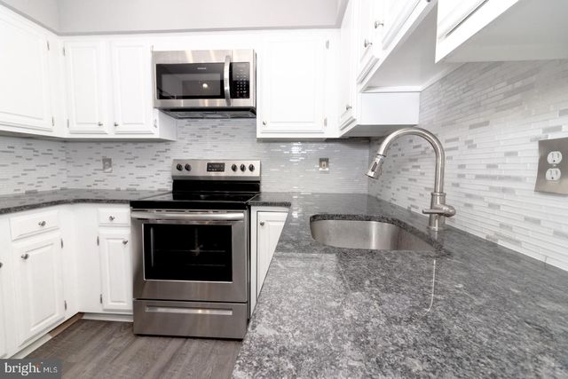 721 WALDEN CIR, Robbinsville, NJ 08691
