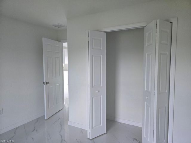 2707 30th ST SW, Lehigh Acres, FL 33976