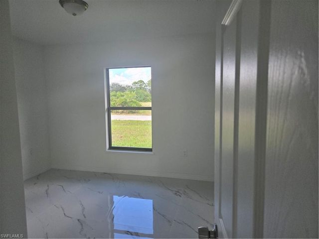 2707 30th ST SW, Lehigh Acres, FL 33976