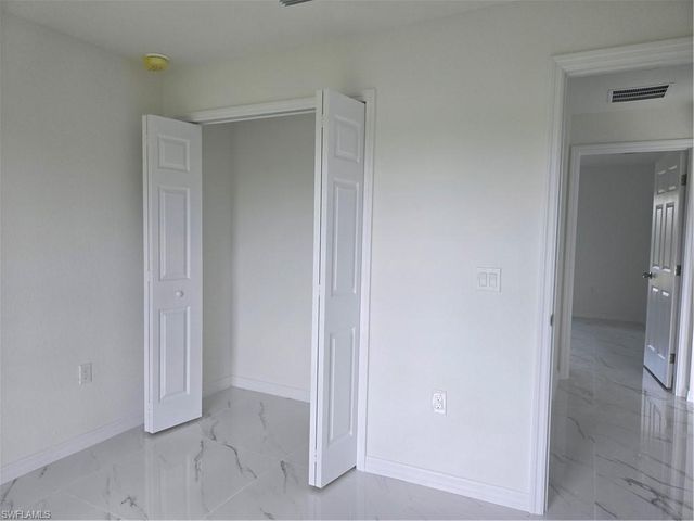 2707 30th ST SW, Lehigh Acres, FL 33976