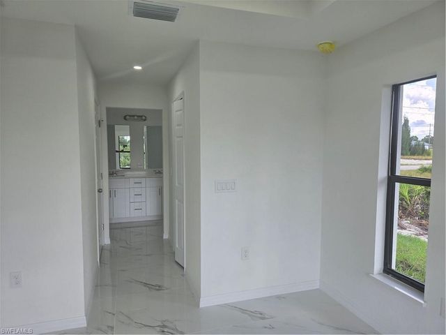 2707 30th ST SW, Lehigh Acres, FL 33976