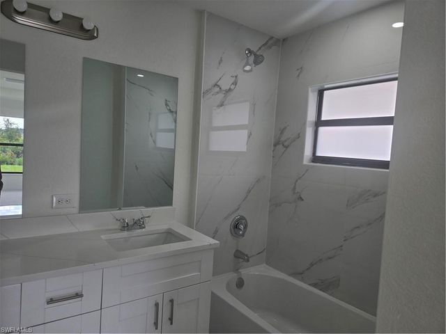 2707 30th ST SW, Lehigh Acres, FL 33976