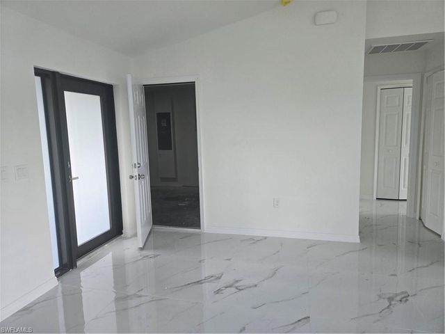 2707 30th ST SW, Lehigh Acres, FL 33976