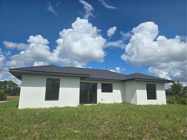 2707 30th ST SW, Lehigh Acres, FL 33976