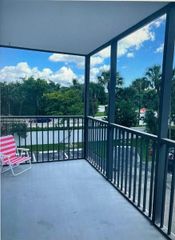 3375 N Country Club Dr 102, Aventura, FL 33180