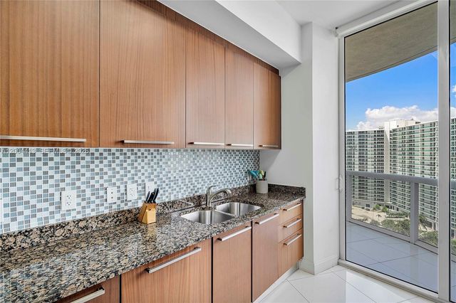 15811 Collins Avenue 1205, Sunny Isles Beach, FL 33160