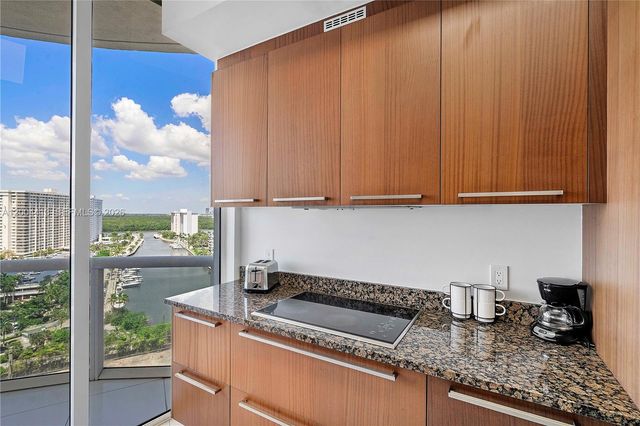 15811 Collins Avenue 1205, Sunny Isles Beach, FL 33160