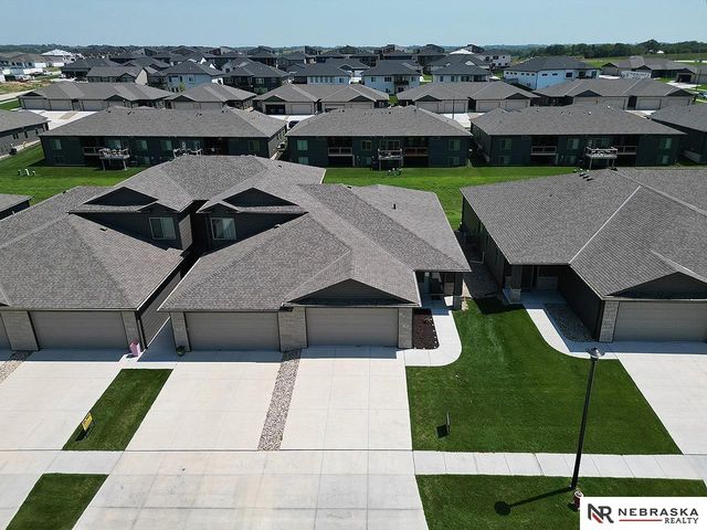 248 Half Moon Drive, Lincoln, NE 68527