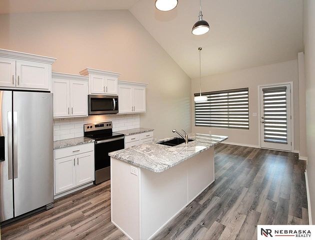 248 Half Moon Drive, Lincoln, NE 68527