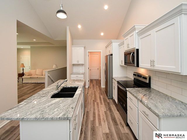 248 Half Moon Drive, Lincoln, NE 68527