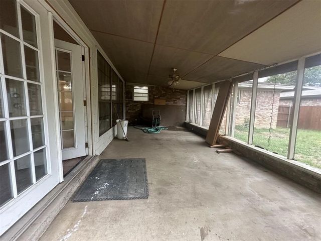 704 Clebud Drive, Euless, TX 76040