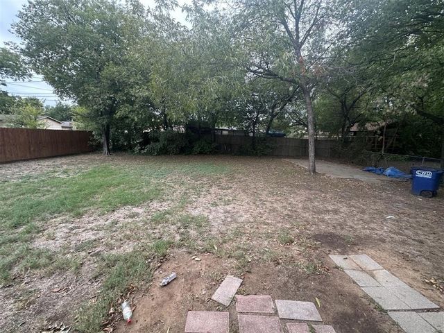 704 Clebud Drive, Euless, TX 76040